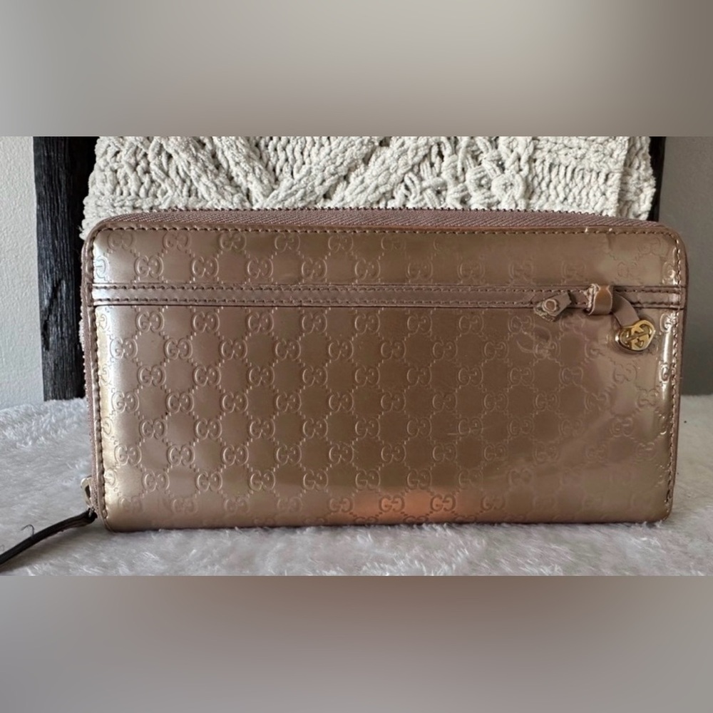 Gucci Shimmering Bronze Embossed Logo Wallet Pouch - Picture 2 of 4